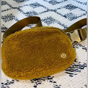 Lululemon Brown Sherpa Beltbag